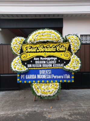 Papan Bunga Duka di Hamparan Perak