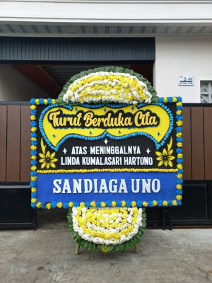 Papan Bunga Duka di Hamparan Perak